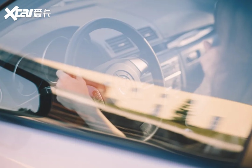 晒的烫怎么降温才靠谱?冰球突破豪华版夏天座椅(图2) 晒的烫怎么降温才靠谱?冰球突破豪华版夏天座椅(图2)